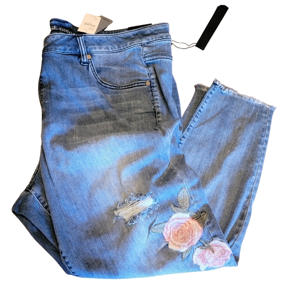 Lane Bryant Mid-Rise Super Stretch Ankle Jeans Distressed With Floral Design - Picture 6 of 15